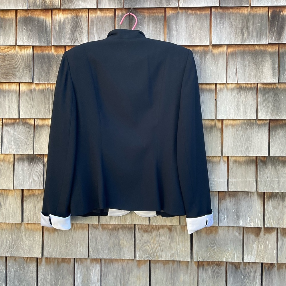 Dior Black and White Blazer with Bold Collar - Picture 4 of 7